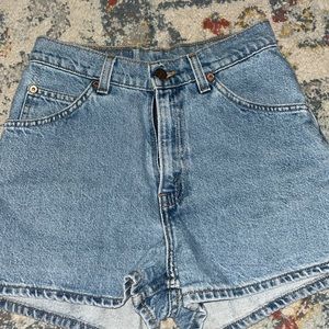 Vintage womens Levi jean shorts
